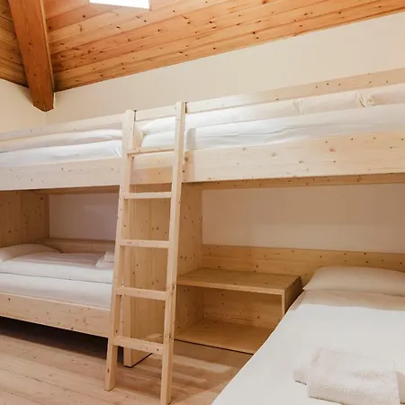 Ferienwohnung La Mansarda Di Nonna Delfa Pinzolo Exterior foto